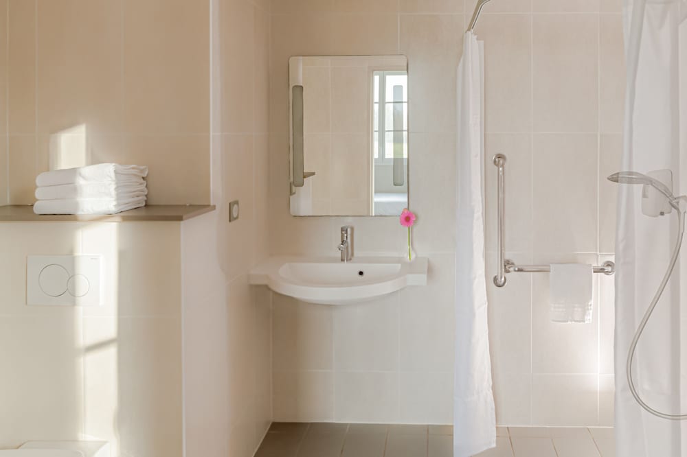 Magny-le-Hongre Vacations - BB Hotel pres de Disneyland Paris - Property Image 1