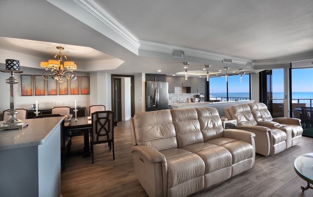 Maison Sur Mer 1108 2 Bedroom Condo