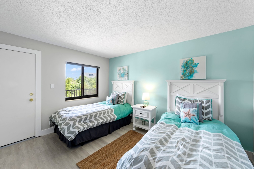 Loggerhead Cay 472 - Beach Front Pet-friendly