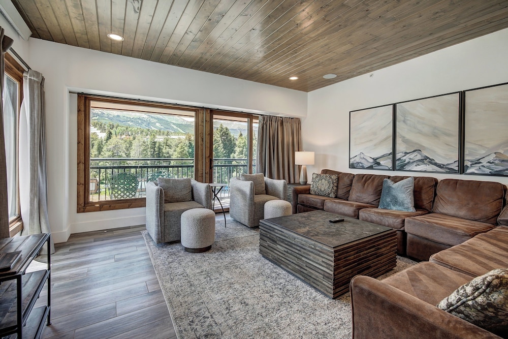 Hotel Village at Breckenridge Resort - Image 1