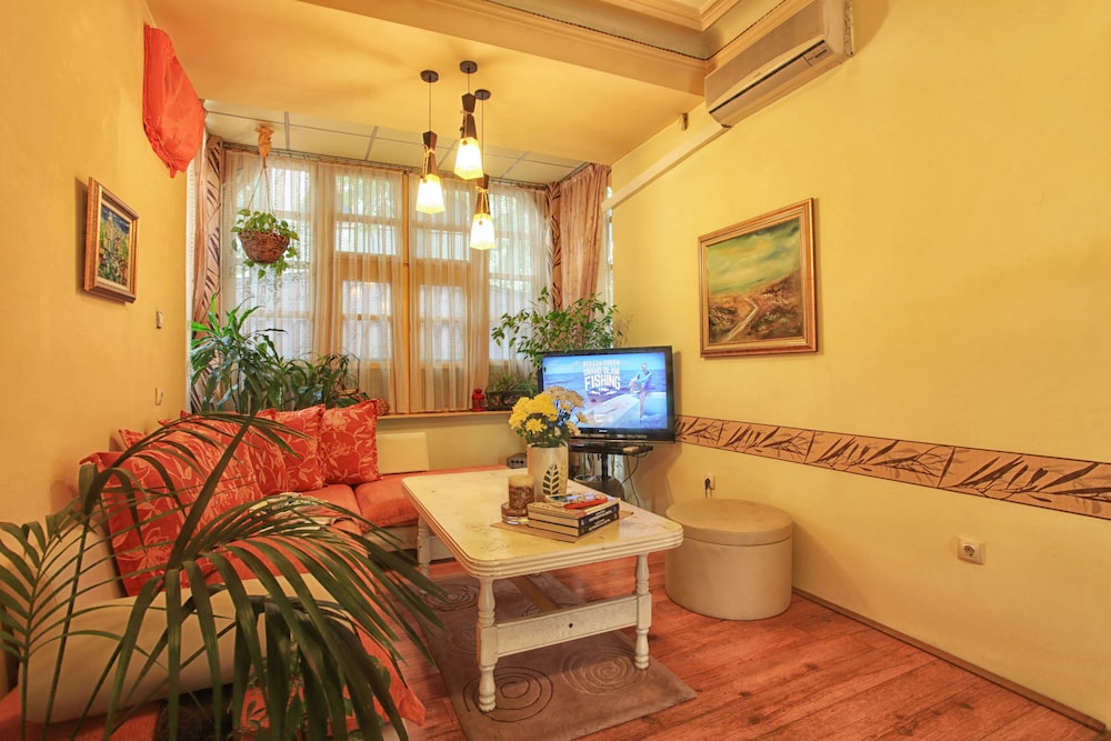 Guesthouse Tomovi
