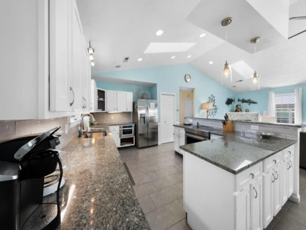 Just For The Shell Of It 5 Bedroom Home by RedAwning view 3