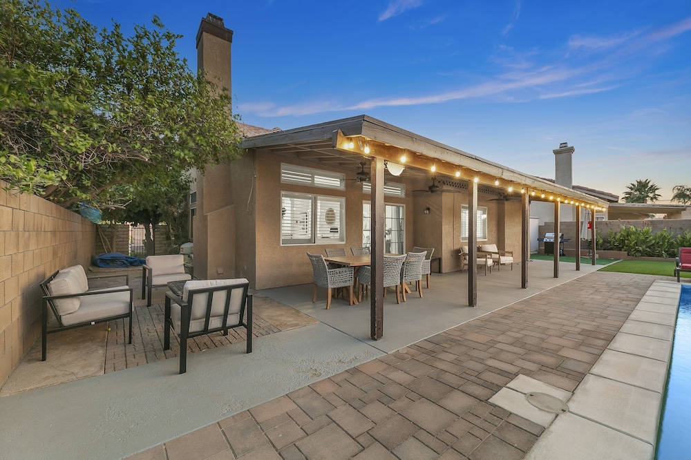 Desert Oasis Retreat Palm Meadows Gem 3 Bedroom Home