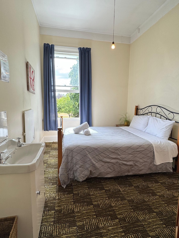 Gladstone Grand Hotel