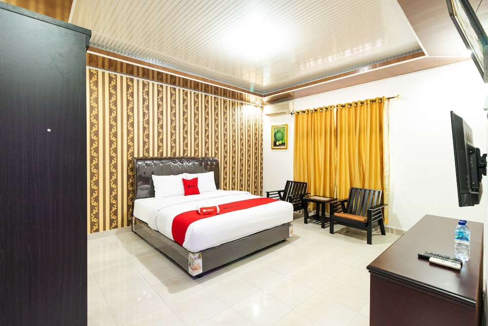 RedDoorz Plus near Universitas Methodist Medan view 5