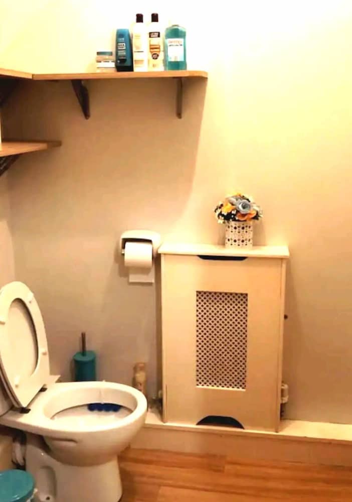 2-bed Apartment, Sleeps 4,on-site Parking view 3