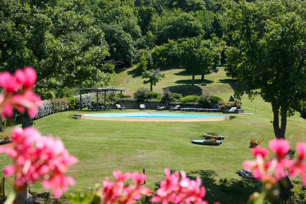 Wonderful private villa for 16 people with WIFI, private pool, TV and parking
