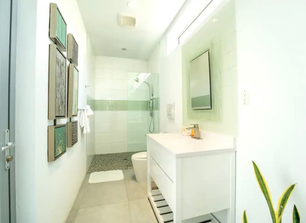 Entire Villa in Long Bay Beach view 4