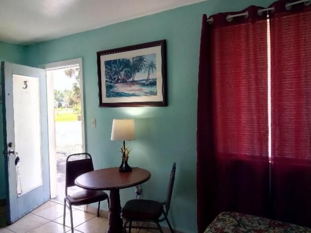 Skylark Motel