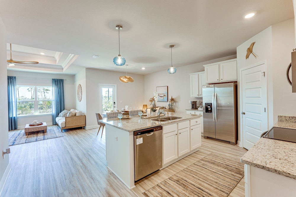 Walk to the Beach: Stylish Home in Port St Joe!