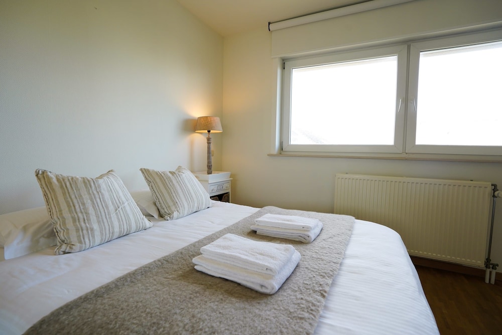 Spacious Apartment With Sea Views