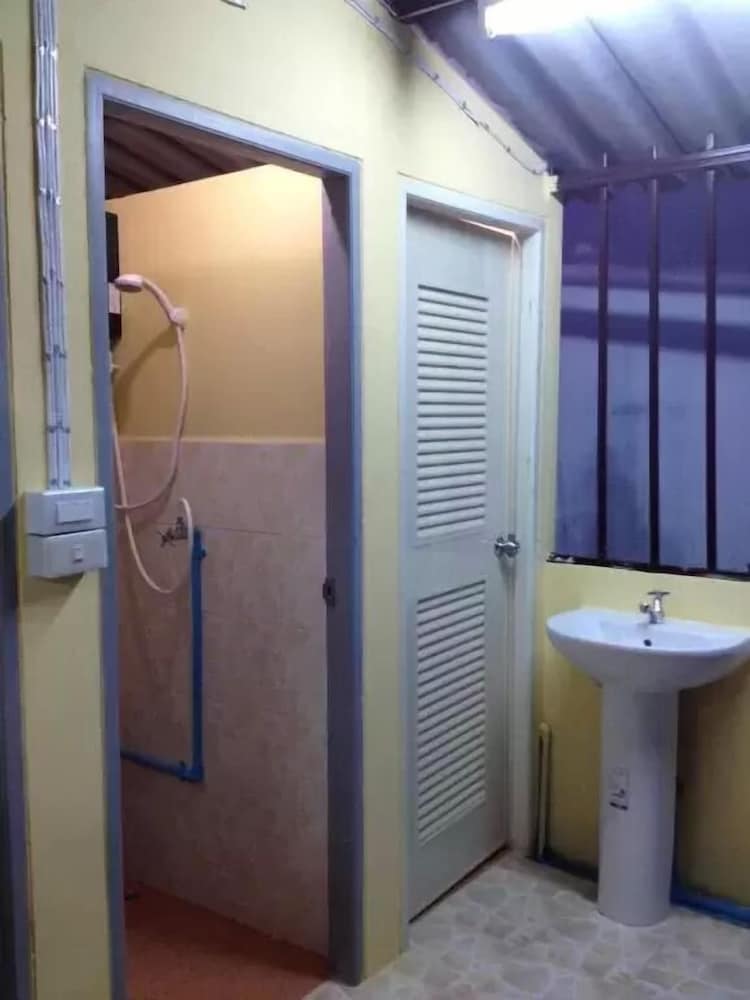 Seventeen Hostel
