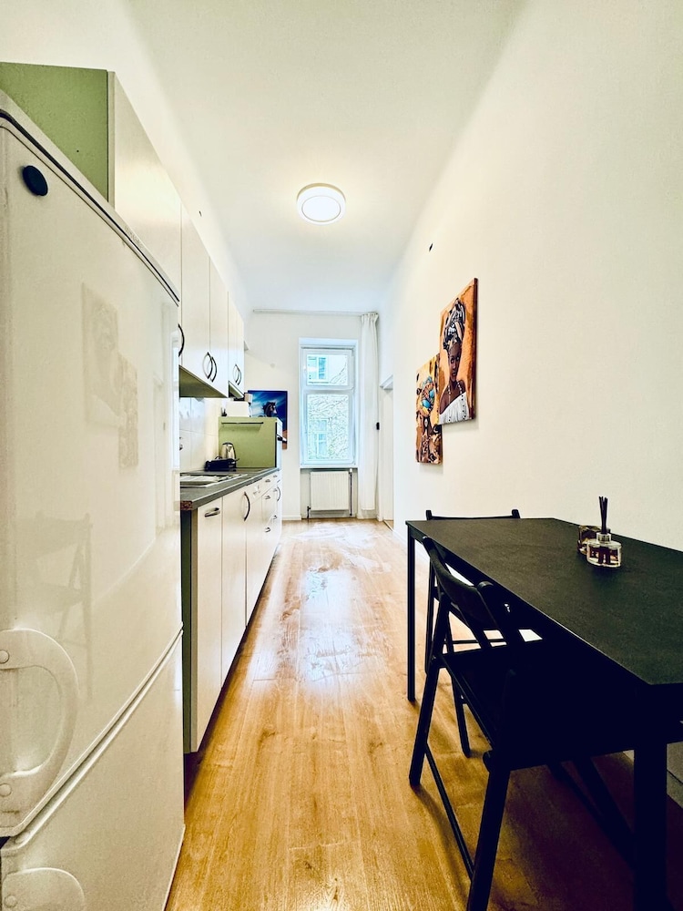 Comfortable 5BR Stay Near Westbahnhof