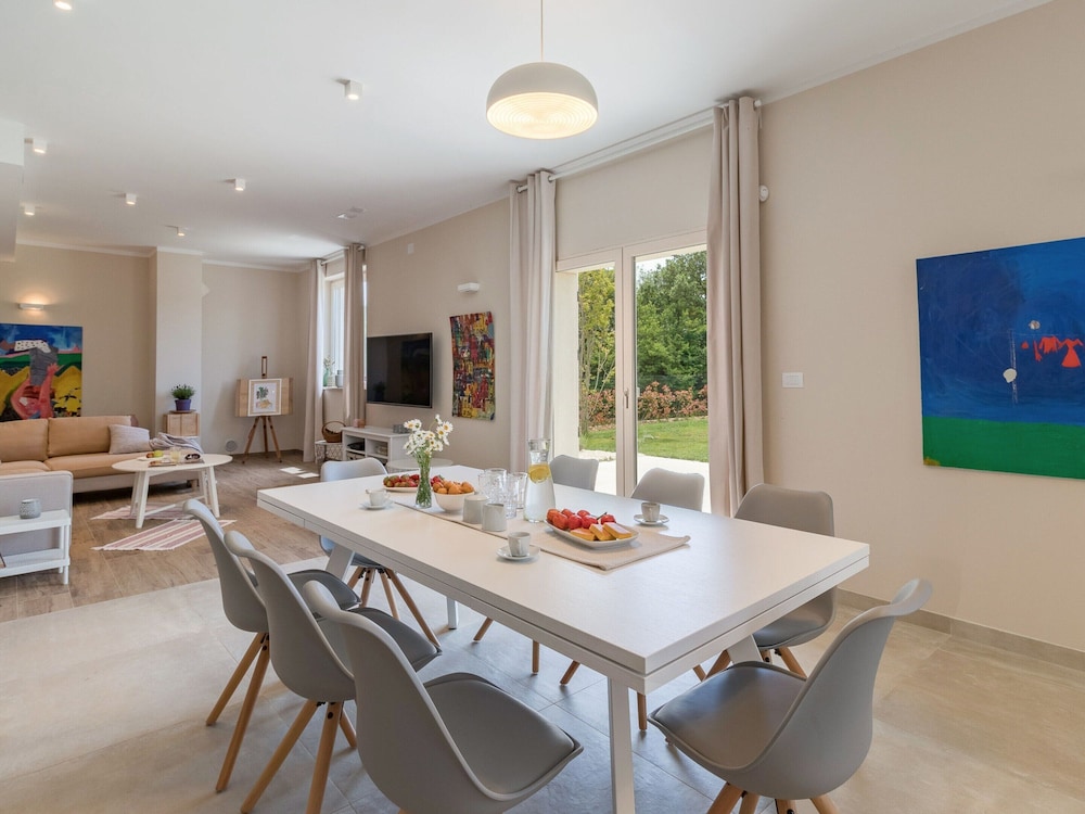 Luxurious Villa in Butkovici with Pool & Hot Tub