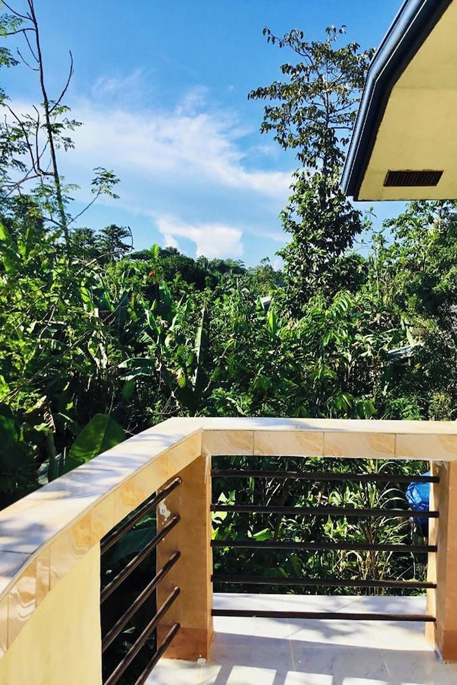 Larosa Hostel Bed And Breakfast