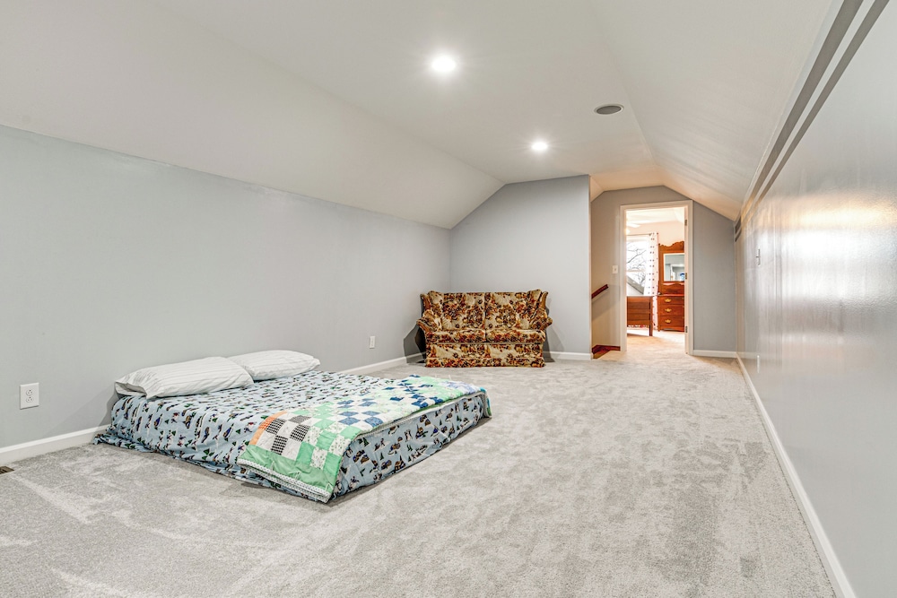 Meadow Edges w/ Yard & Views in Odon