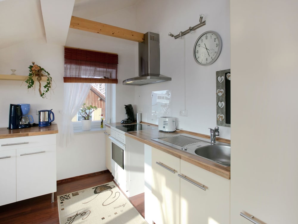 Sunny Terrace Apartment view 4