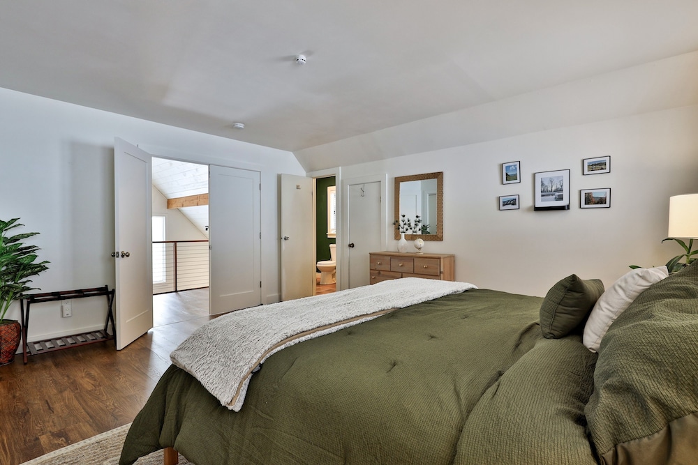 The Powder House 4 Bedroom Home