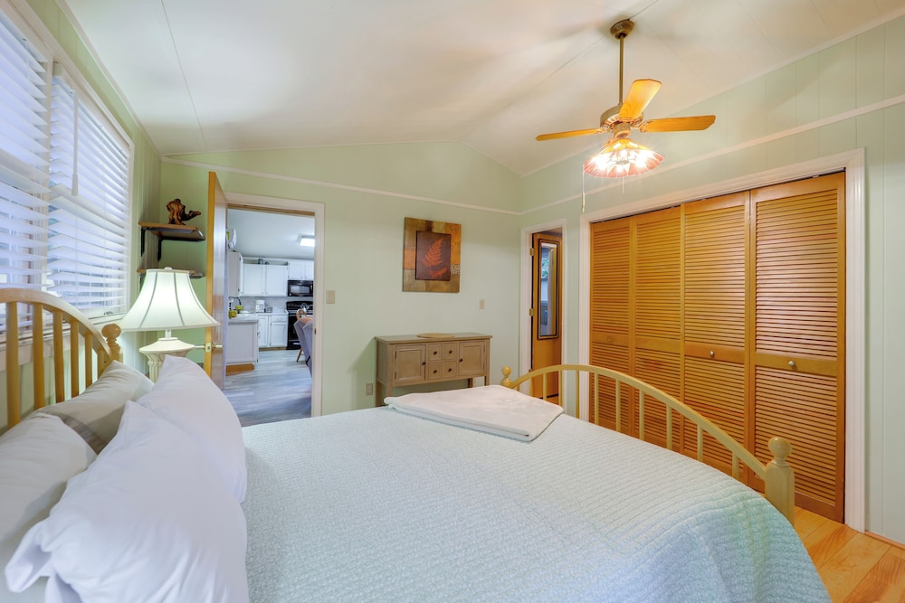 Mtn Home w/ Deck & Community Amenities in Newland
