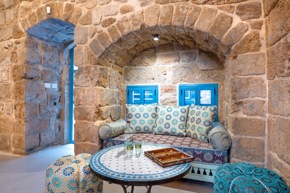 Arabesque Arts & Residency