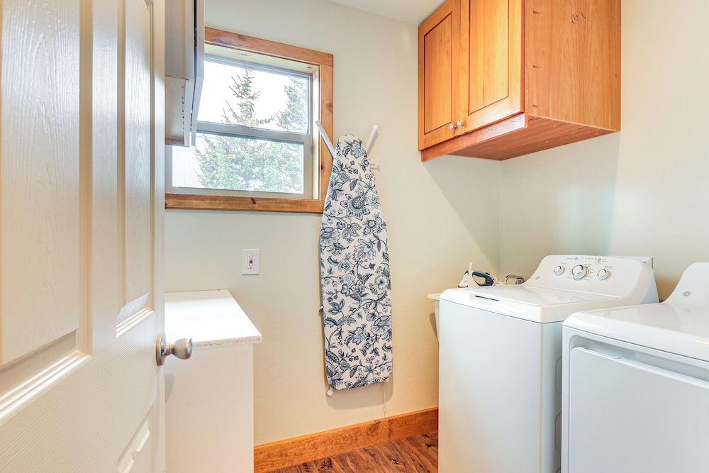 Brian Head Cabin < 1 Mi to Resort: Ski + Mtn Bike