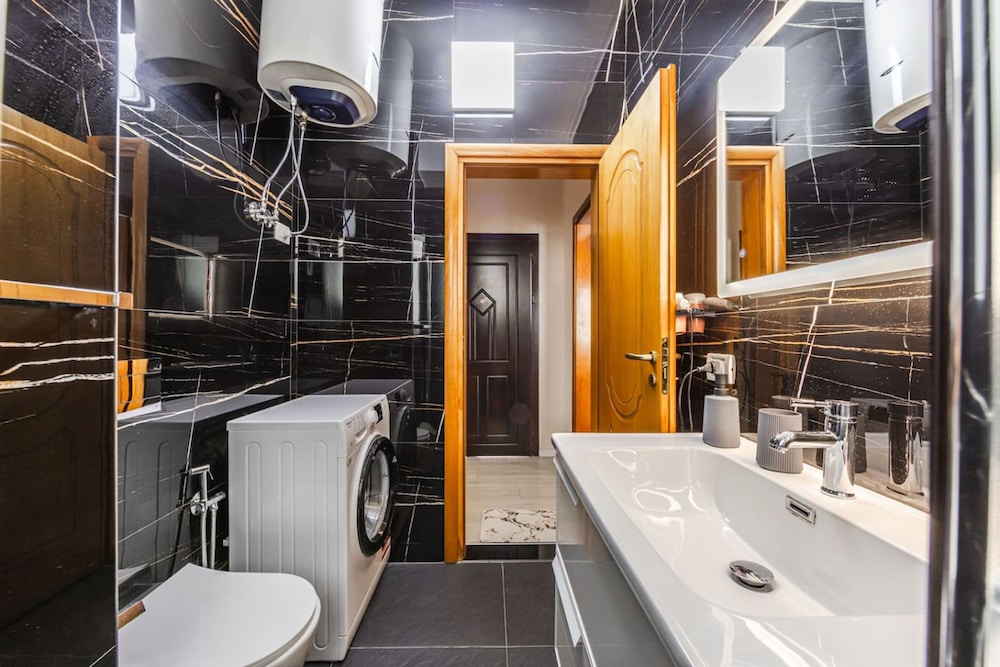 Sun Sea 1BR Apartment