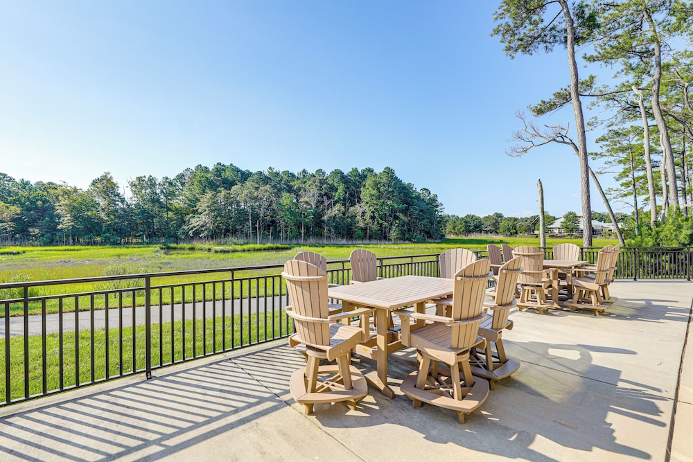 Communal Pools, 6 Mi to Bethany Beach! Family Home