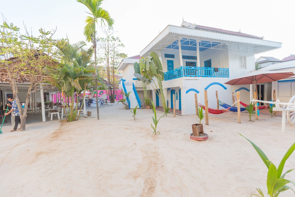 Kafu Hostel & Pool