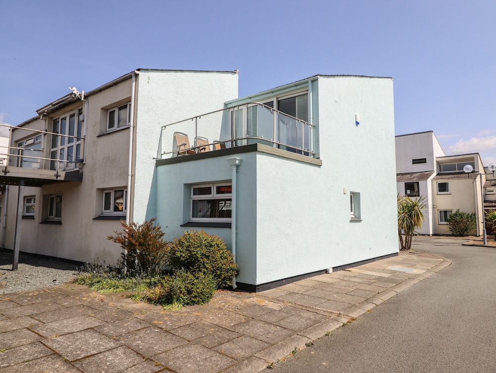1 South Snowdon Wharf