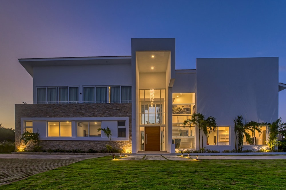 Cap Cana Villa for Rent Modern Fresh and Fully-equipped Oceanfront Villa