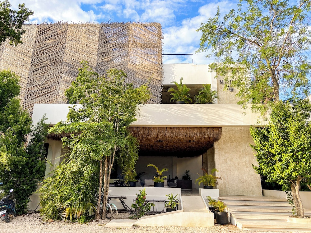 Modern Retreat near Aldea Zama