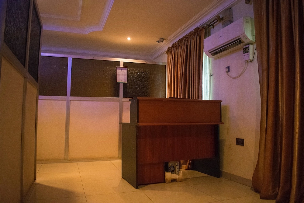 Taverna Guest House