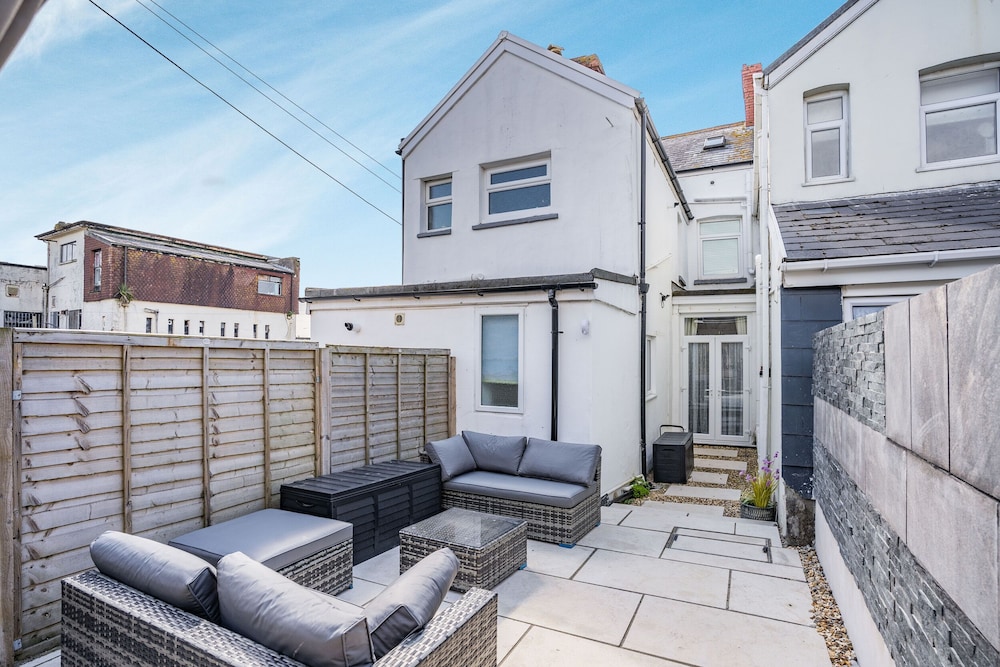 76A Mackworth Road