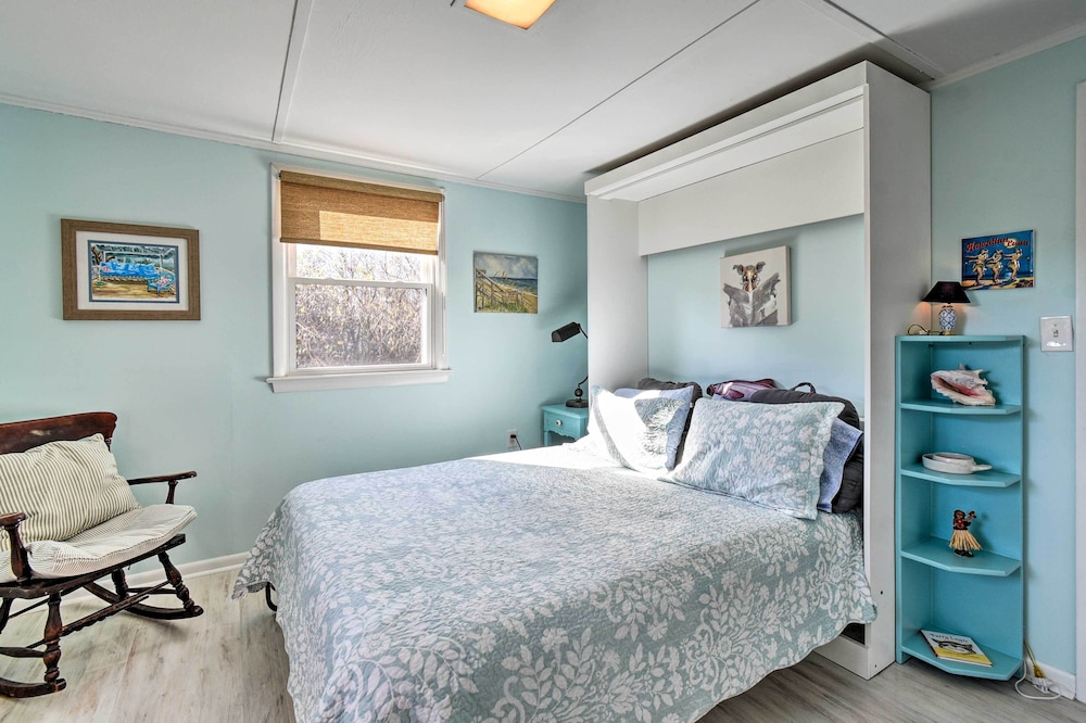 Classic Chesapeake Beachside Cottage w/ Porch! view 5