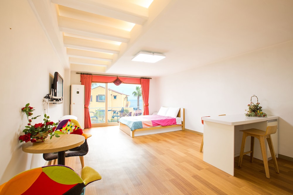 Lime Orange Vill Pension
