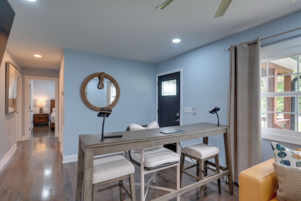 5 Mi to Lake Thom-a-lex: Family-friendly Retreat