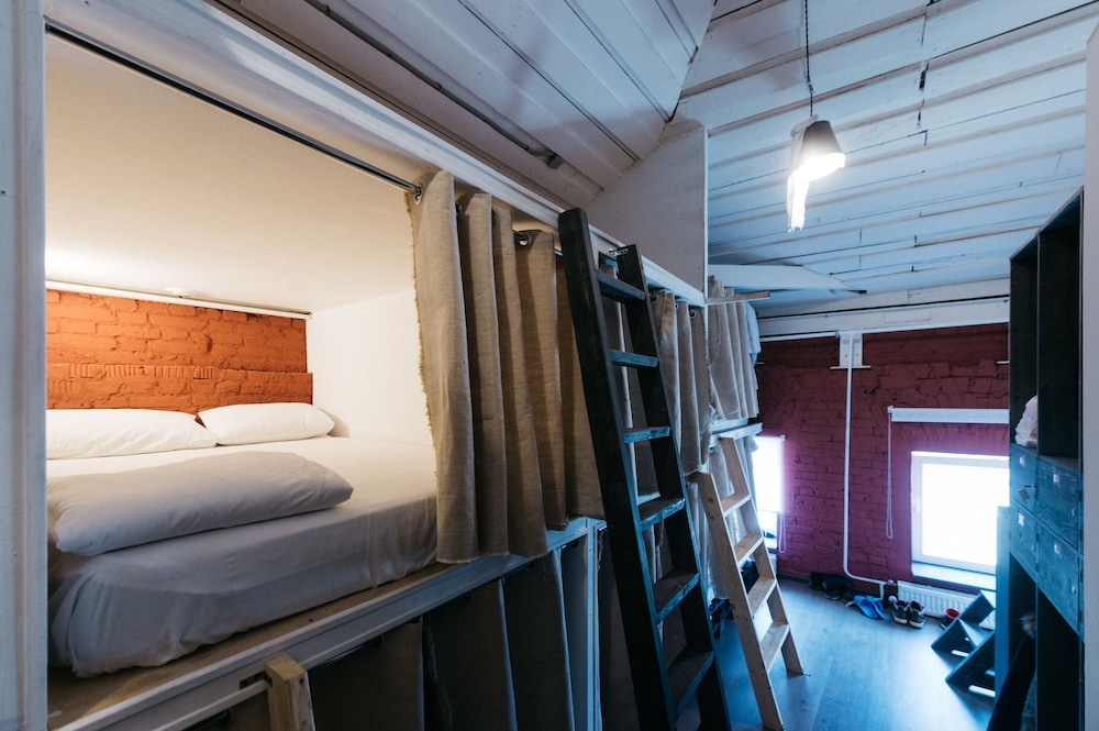 Keds Hostel & Coffee house