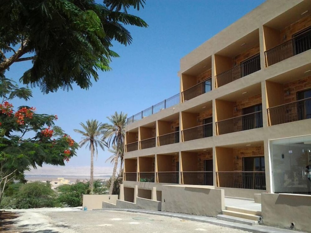 Sweimeh Vacations - Thara Dead Sea - Property Image 4