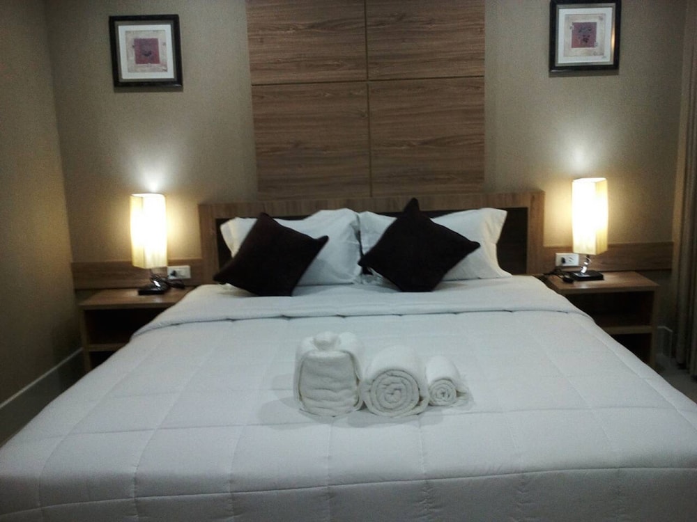 Little Bear Guesthouse and Restaurant