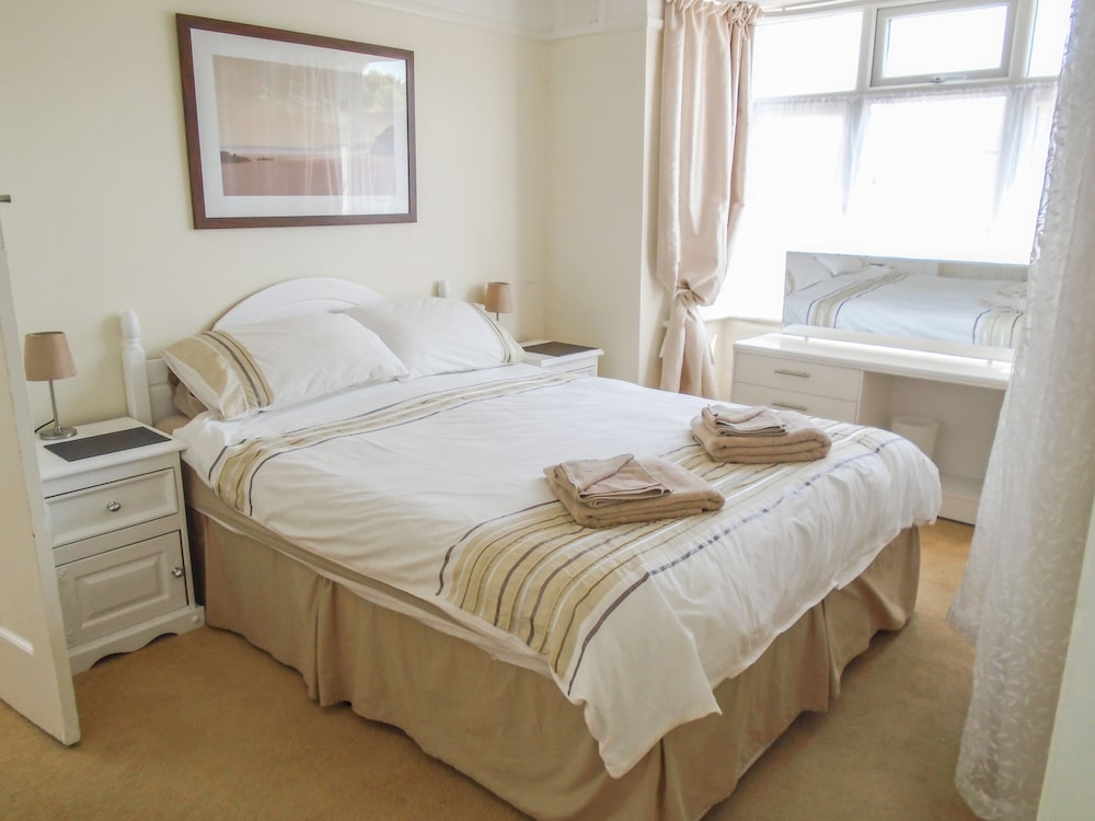 32 Cranleigh Close view 2