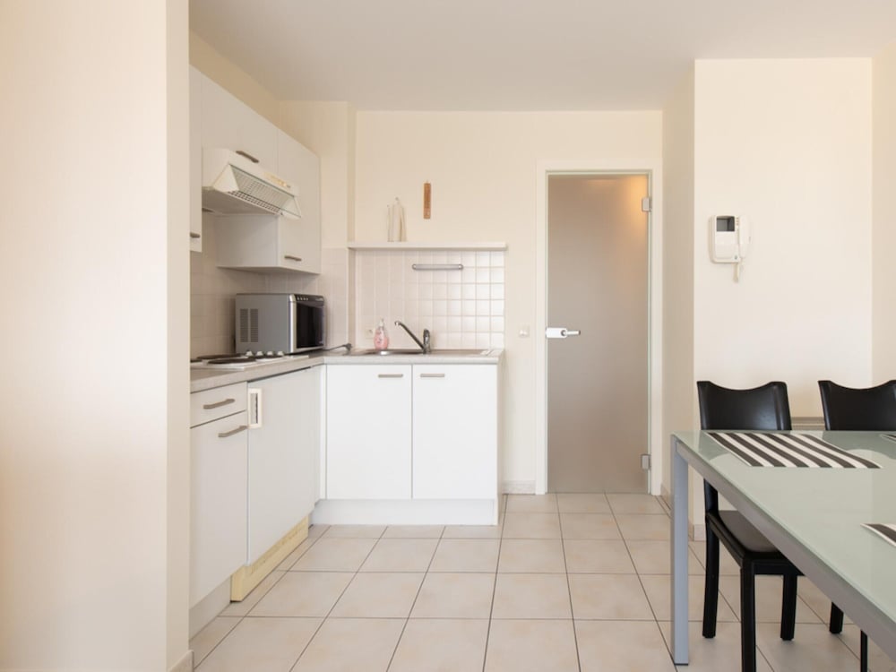 Apartment With Terrace and sea View in Mariakerke