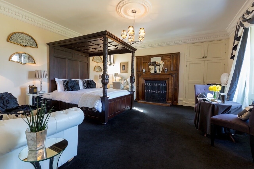 Muddifords Court view 4