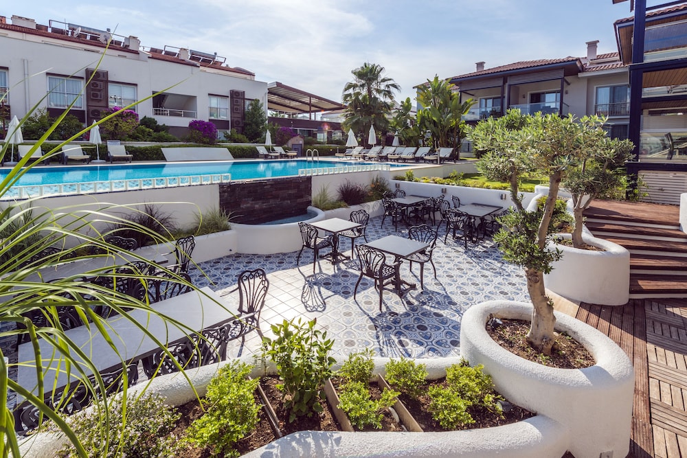 Diana Residence - Image 39