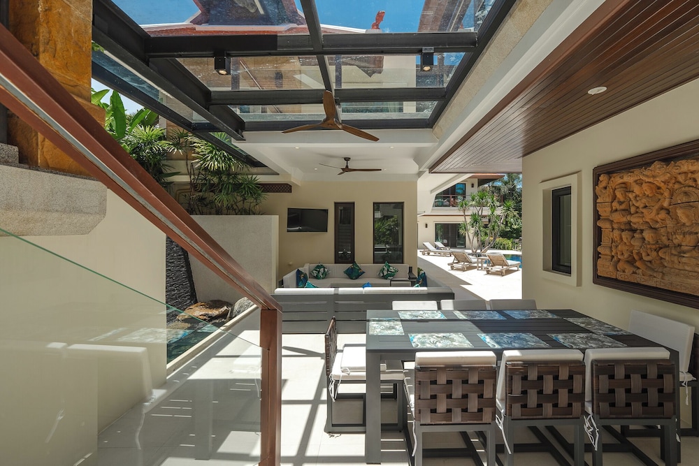 Naiharn 4br Private PoolVilla near Beach