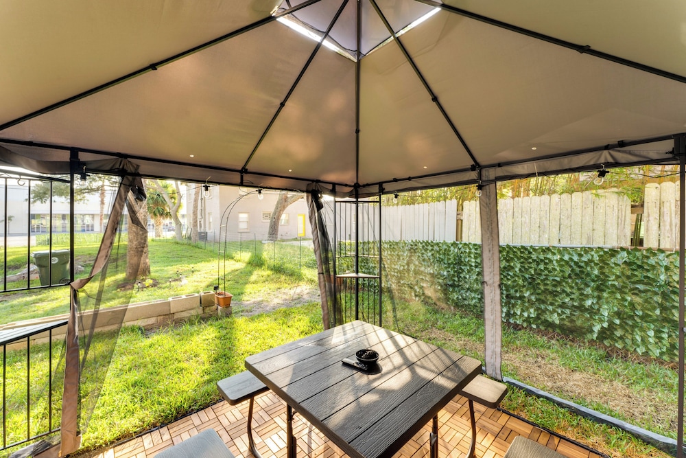 Quiet Apt: Walk to Daytona Beach + Water Park!