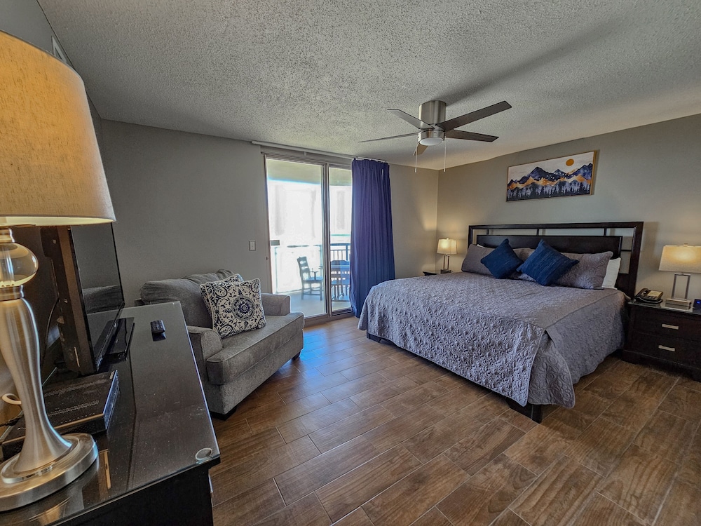 1707 Brighton, impressively remodeled, 3 bedroom ocean view 3 Condo