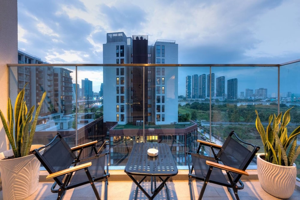 The Metropole - Horizon View Riverside