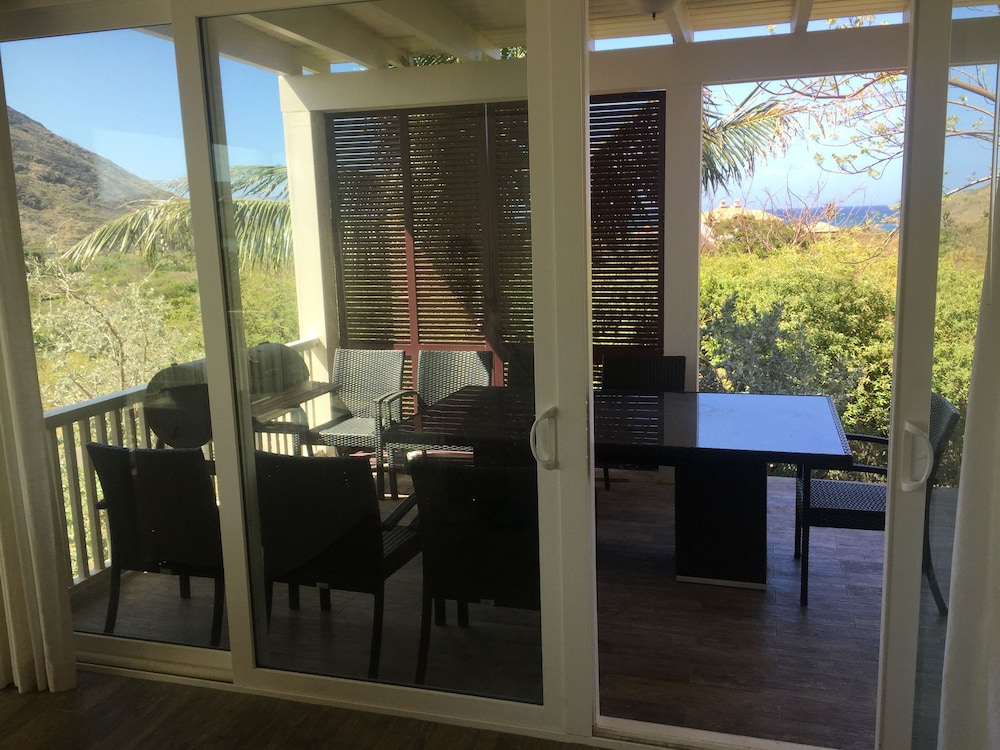 2 Bedroom Bungalow-Style Villa