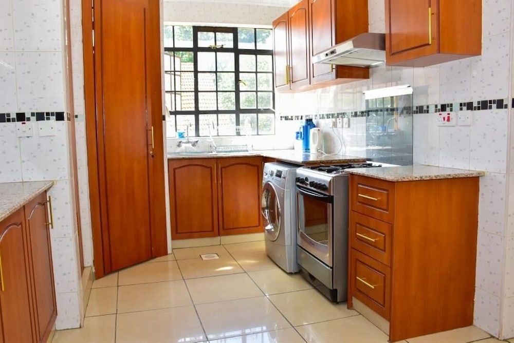 Membley Hotel & Residency