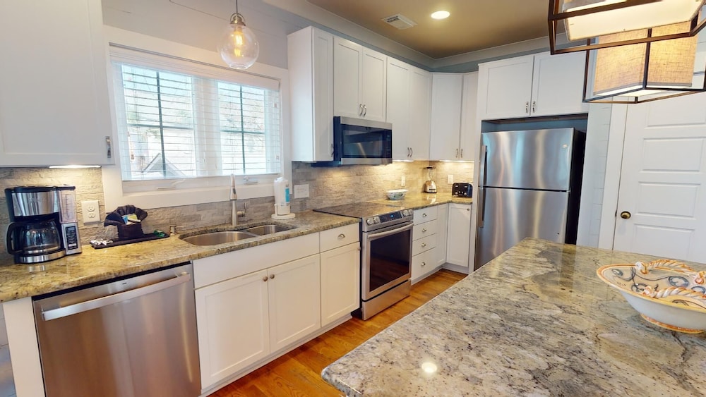 1313 6th Avenue - Rest A Shore